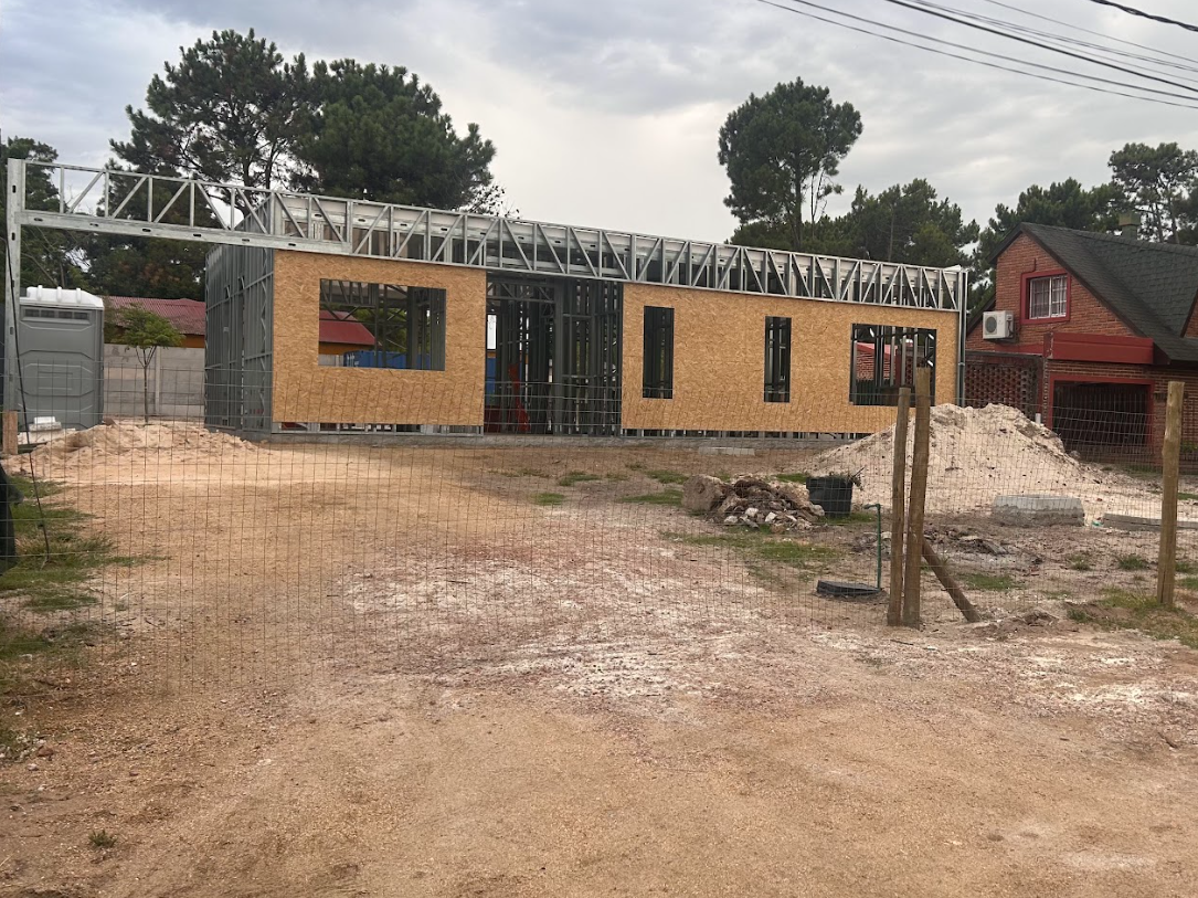 Colocación de placas OSB — obra en El Pinar